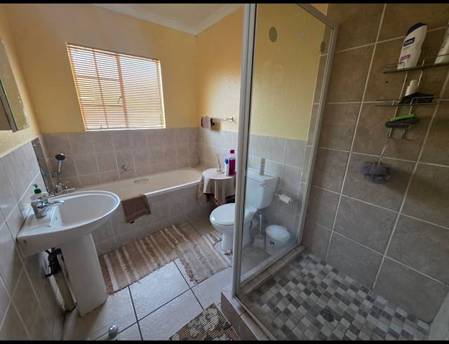 2 BEDROOM TOWNHOUSE FOR SALE IN SASOLBURG EXT 11